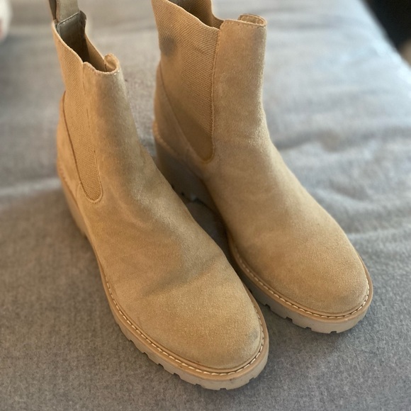 MIA Lug Sole Suede Tan Ankle Boots - Picture 2 of 7